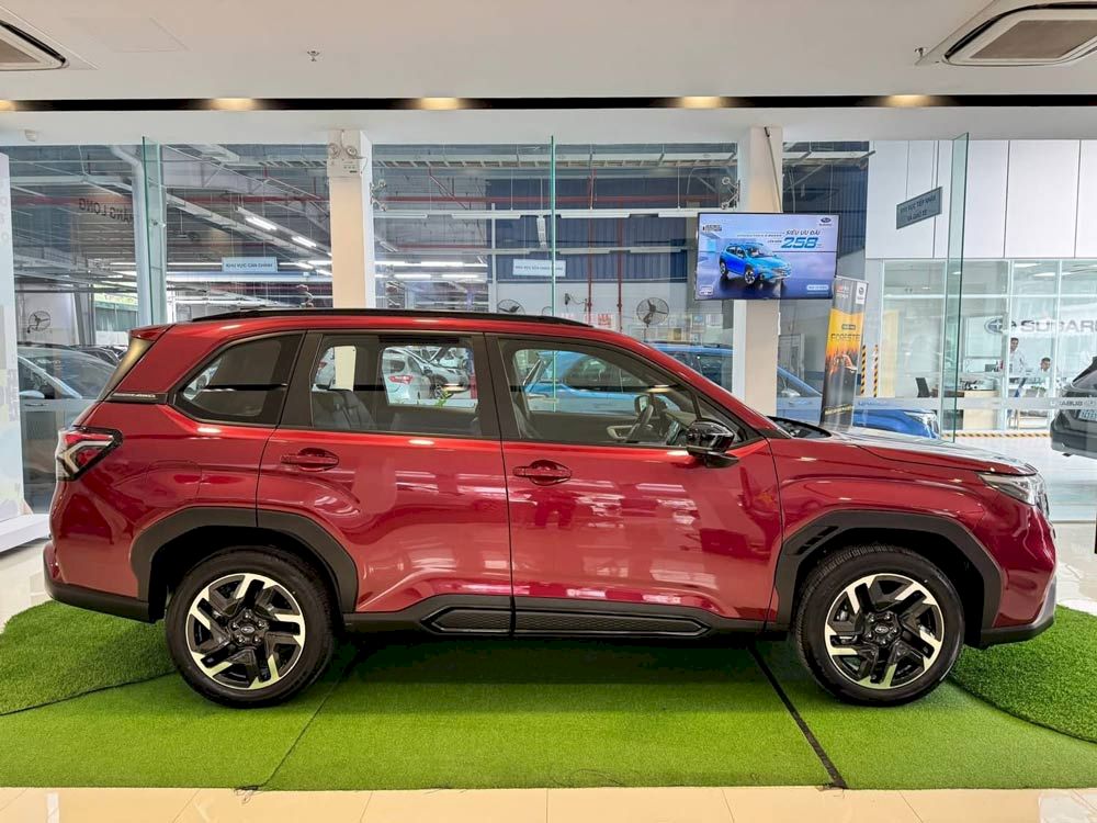 Subaru Forester 2025 : Nhập khẩu Nhật Bản, động cơ 2.5L, chênh 100 triệu có đáng giá?