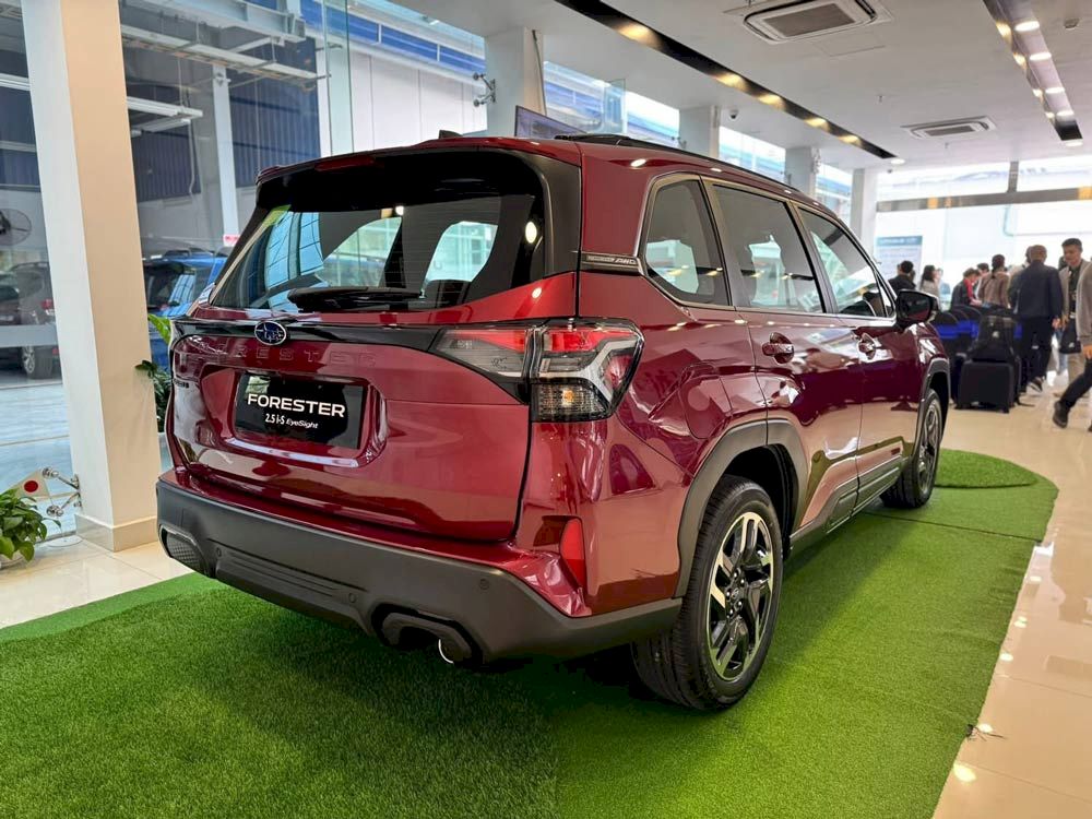 Subaru Forester 2025 : Nhập khẩu Nhật Bản, động cơ 2.5L, chênh 100 triệu có đáng giá?